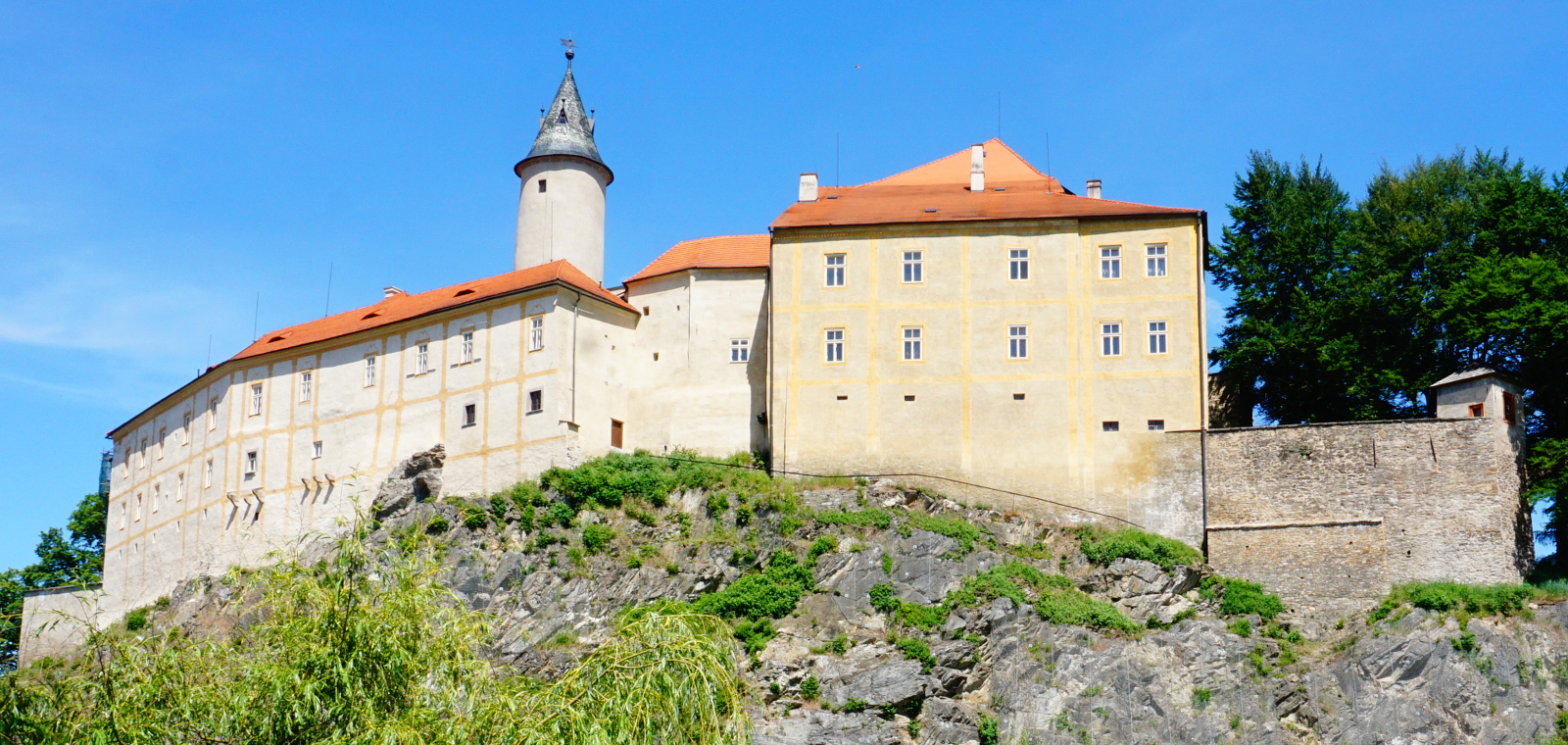 Lede Nad S zavou Hrad Objevuj Pam tky lede-nad-s-zavou-hrad-objevuj-pam-tky